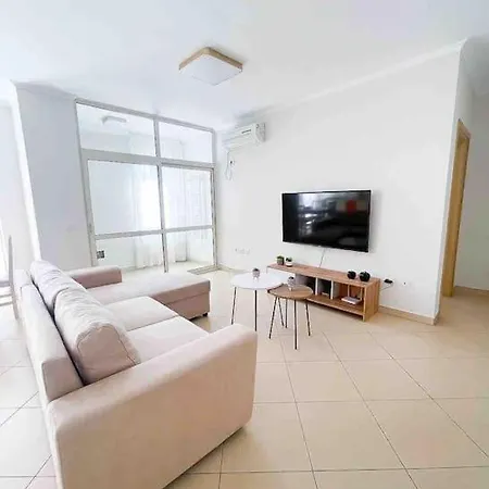 Central 1 Bedroom *